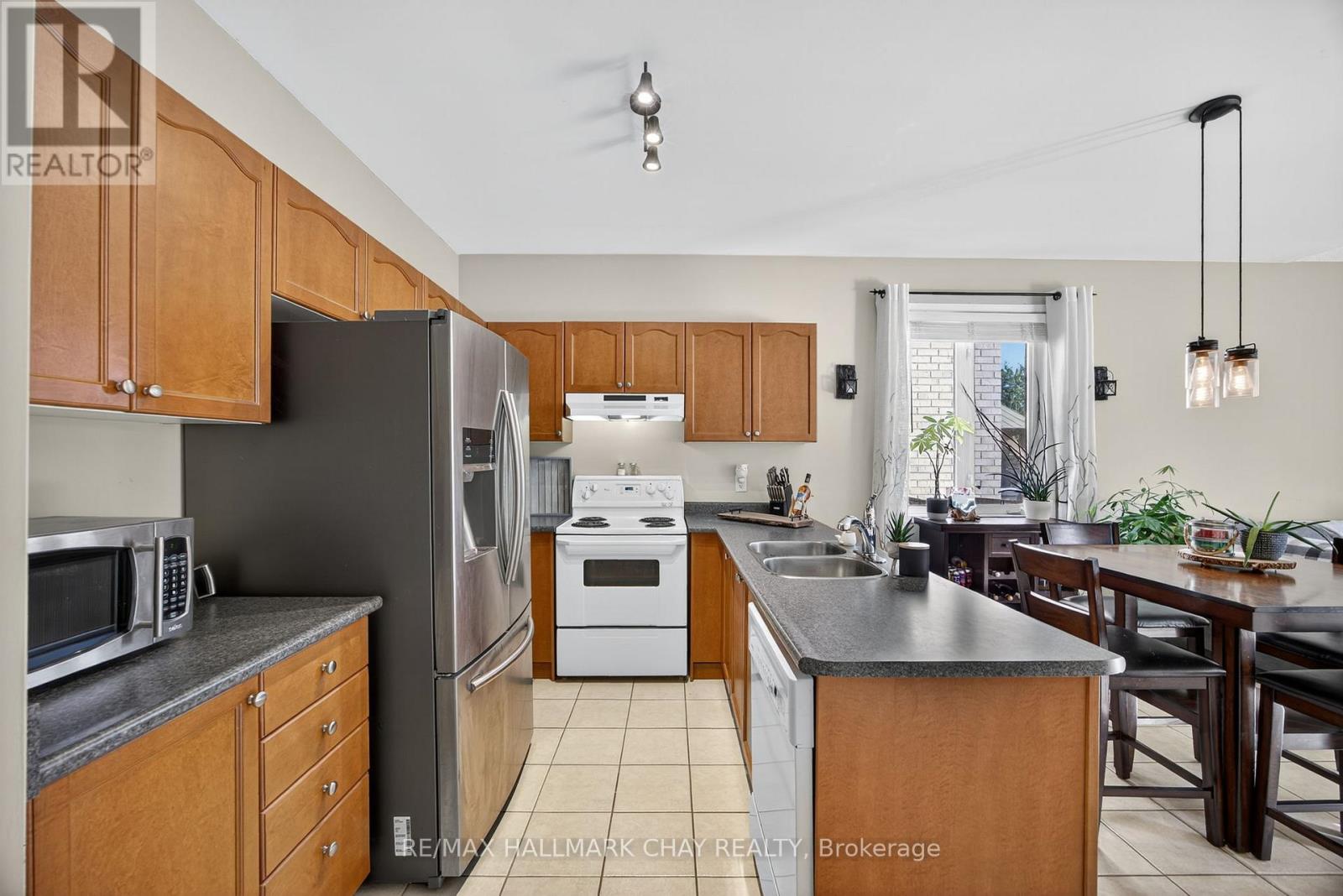 113 Tunbridge Road, Barrie (0 East), Ontario  L4M 6T1 - Photo 8 - S12728612