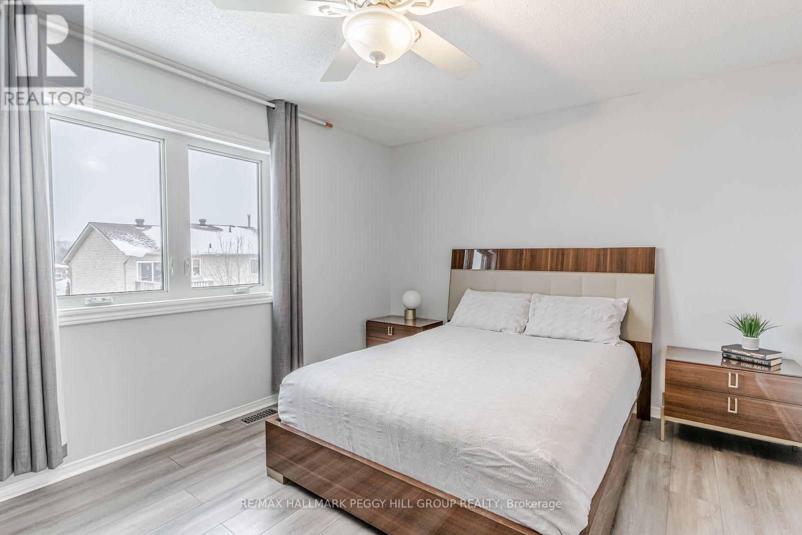 34 Coronation Parkway, Barrie (Innis-Shore), Ontario  L4M 7J8 - Photo 6 - S12728768