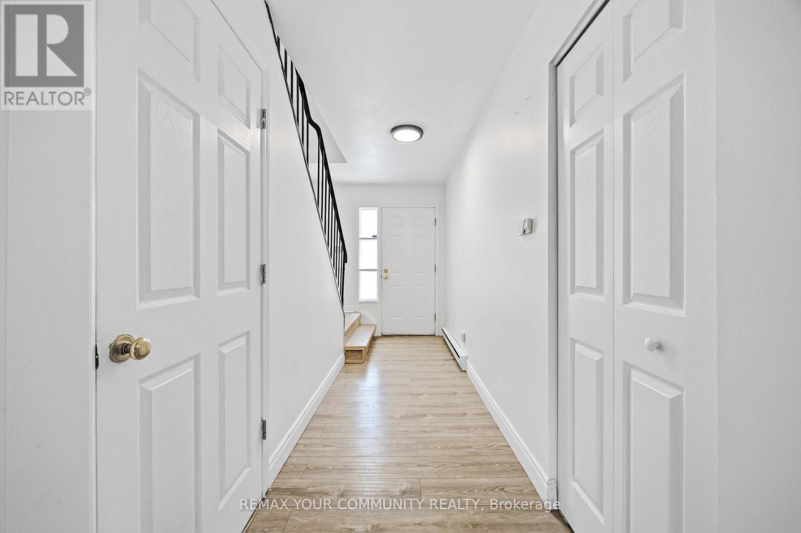 22 Porterfield Crescent, Markham, Ontario  L3T 4S7 - Photo 5 - N12672034