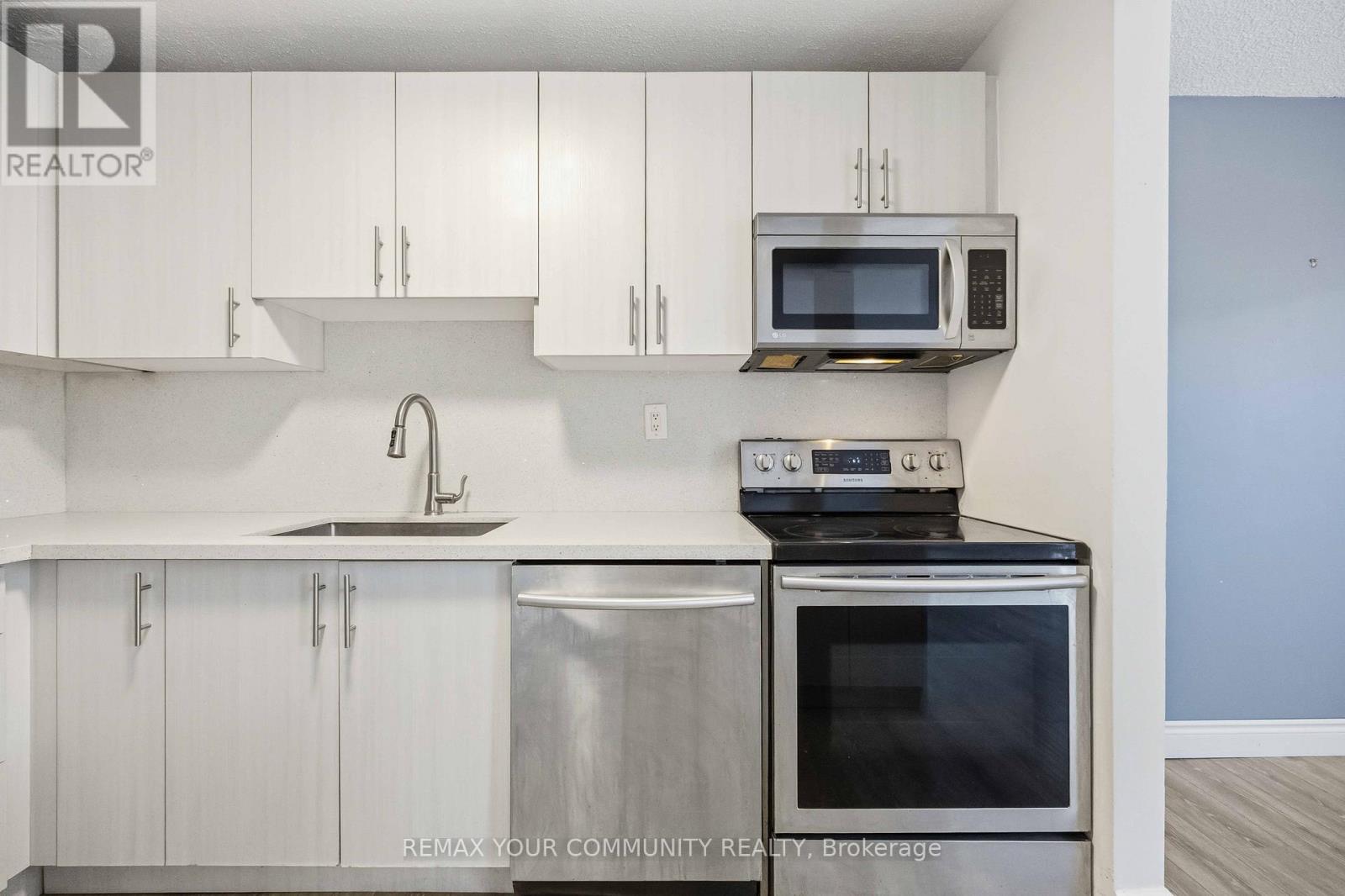 22 Porterfield Crescent, Markham, Ontario  L3T 4S7 - Photo 17 - N12672034