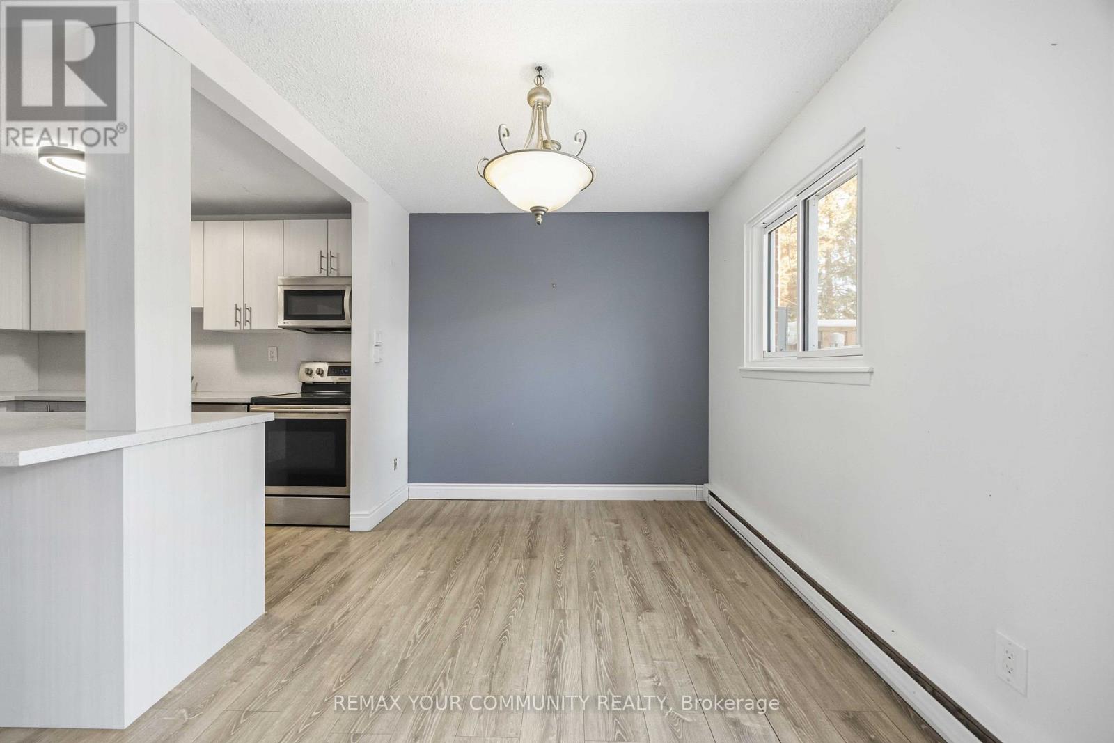 22 Porterfield Crescent, Markham, Ontario  L3T 4S7 - Photo 10 - N12672034