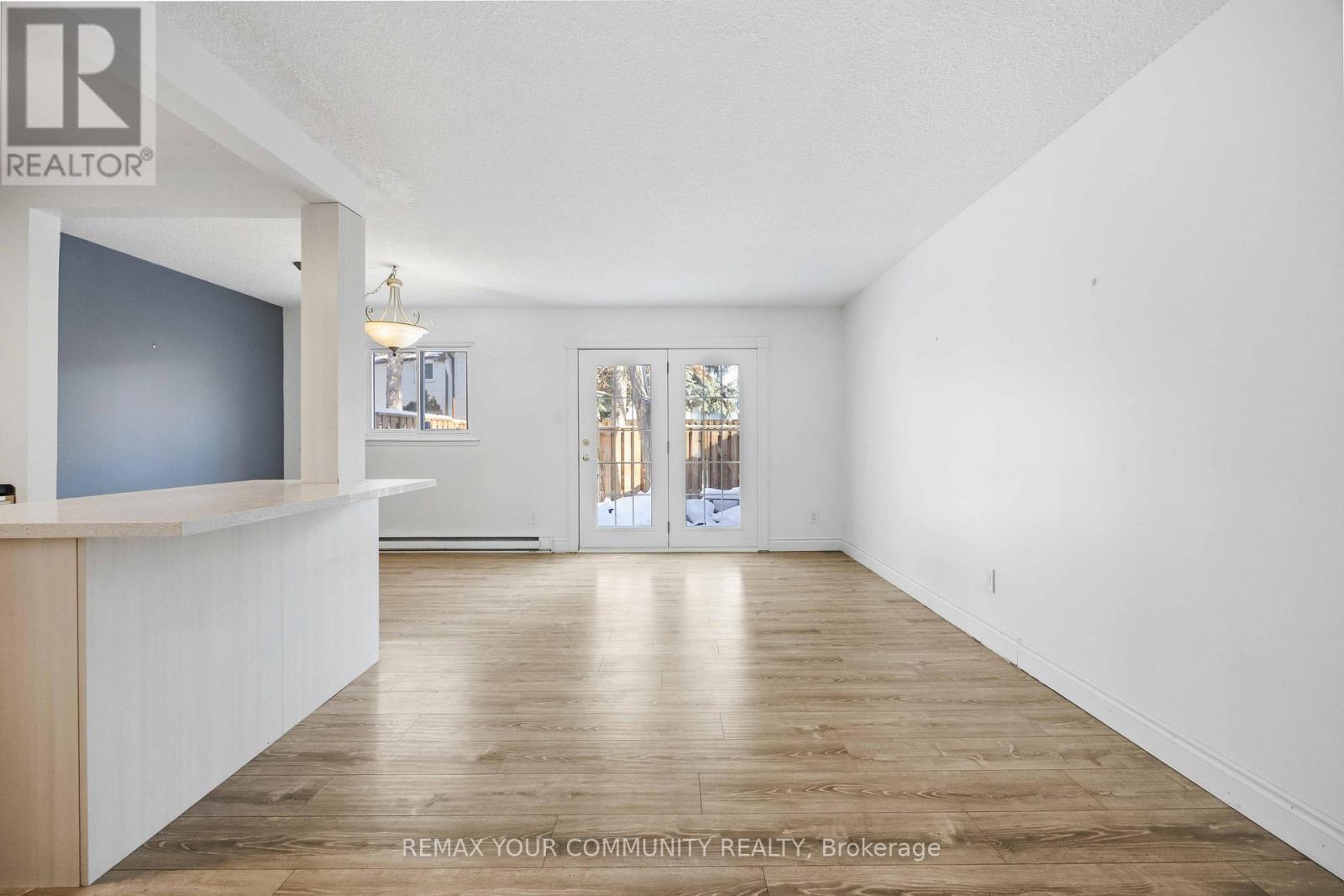 22 Porterfield Crescent, Markham, Ontario  L3T 4S7 - Photo 7 - N12672034