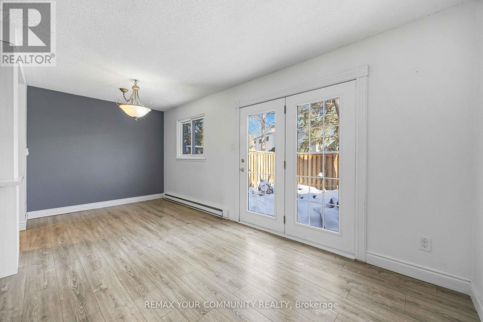 22 Porterfield Crescent, Markham, Ontario  L3T 4S7 - Photo 11 - N12672034