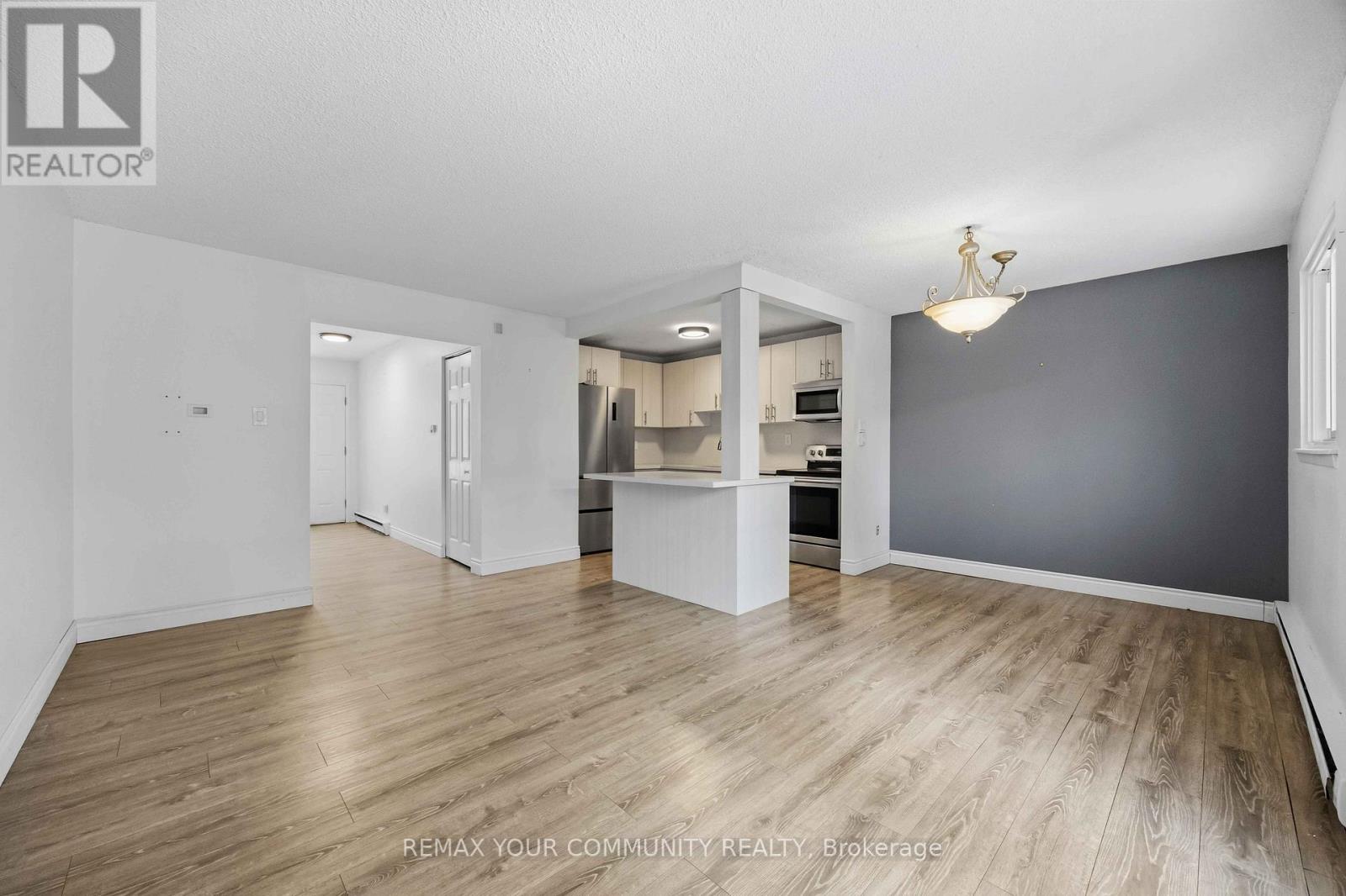 22 Porterfield Crescent, Markham, Ontario  L3T 4S7 - Photo 9 - N12672034