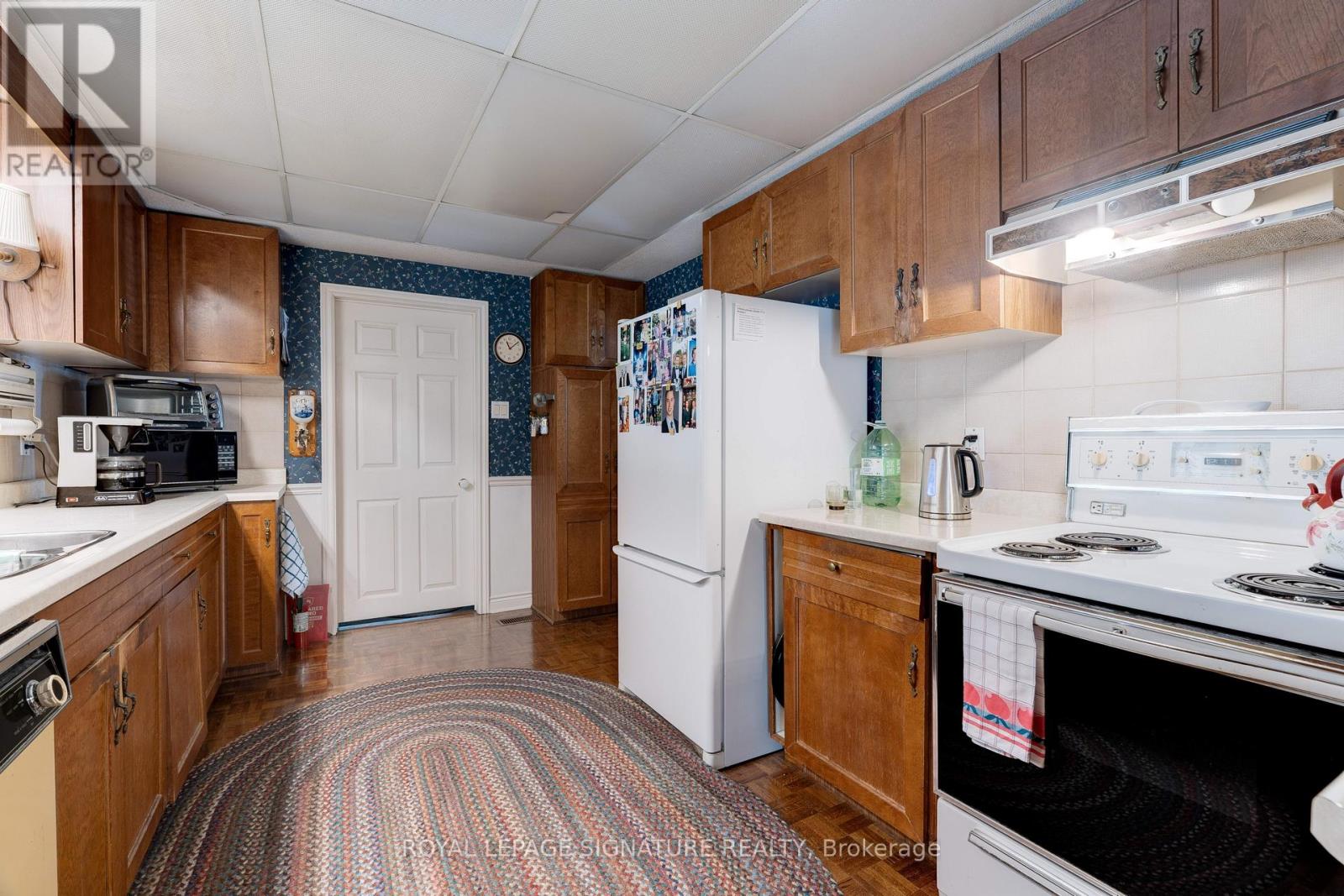 332 Coral Terrace, Oakville, Ontario  L6J 4C4 - Photo 13 - W12694730