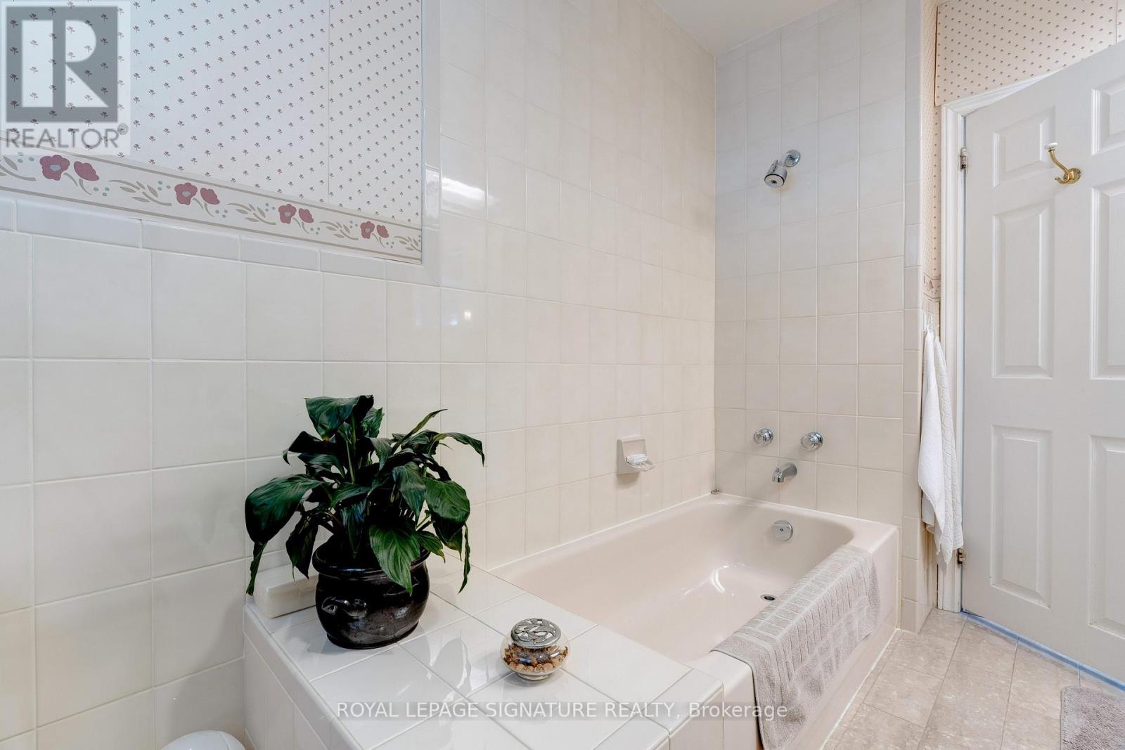 332 Coral Terrace, Oakville, Ontario  L6J 4C4 - Photo 22 - W12694730