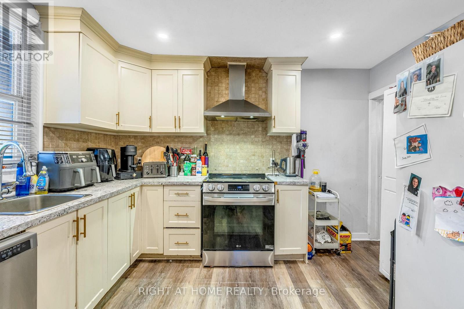 207 Lottridge Street, Hamilton, Ontario  L8L 6V8 - Photo 6 - X12616938