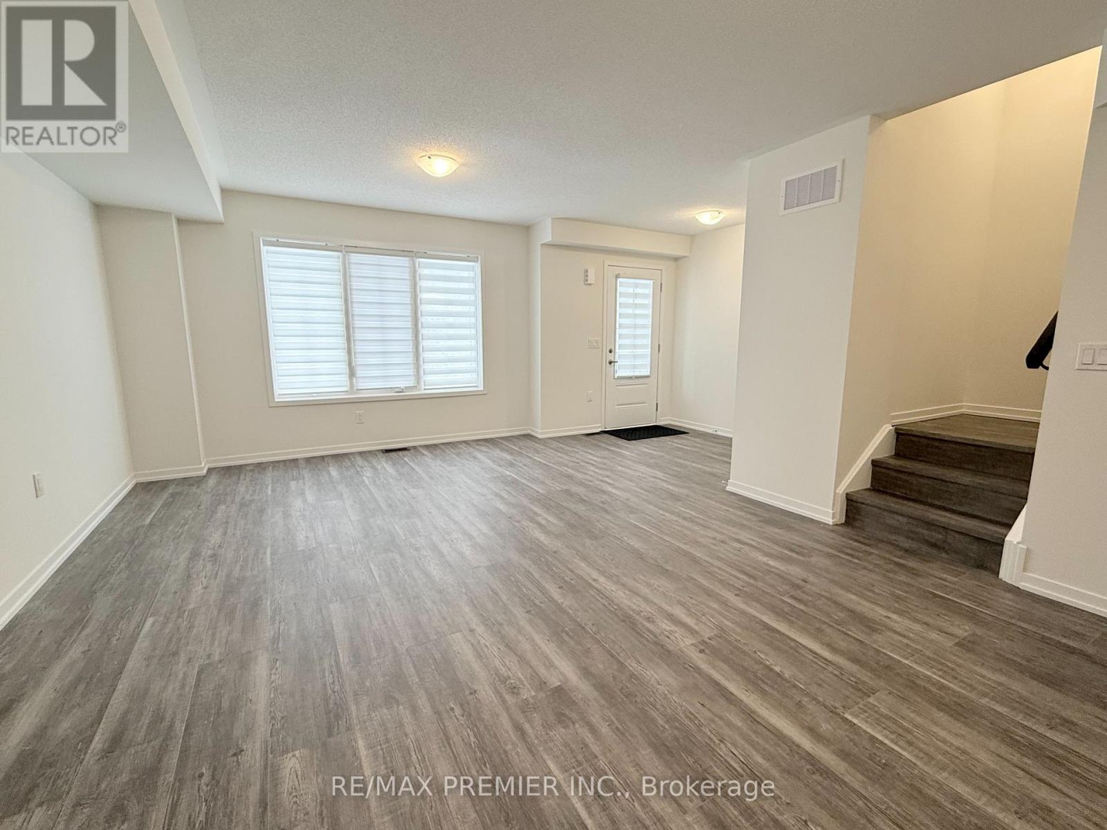 14 Kingbird Common, Cambridge, Ontario N1T 0H4 - Photo 3 - X12632954