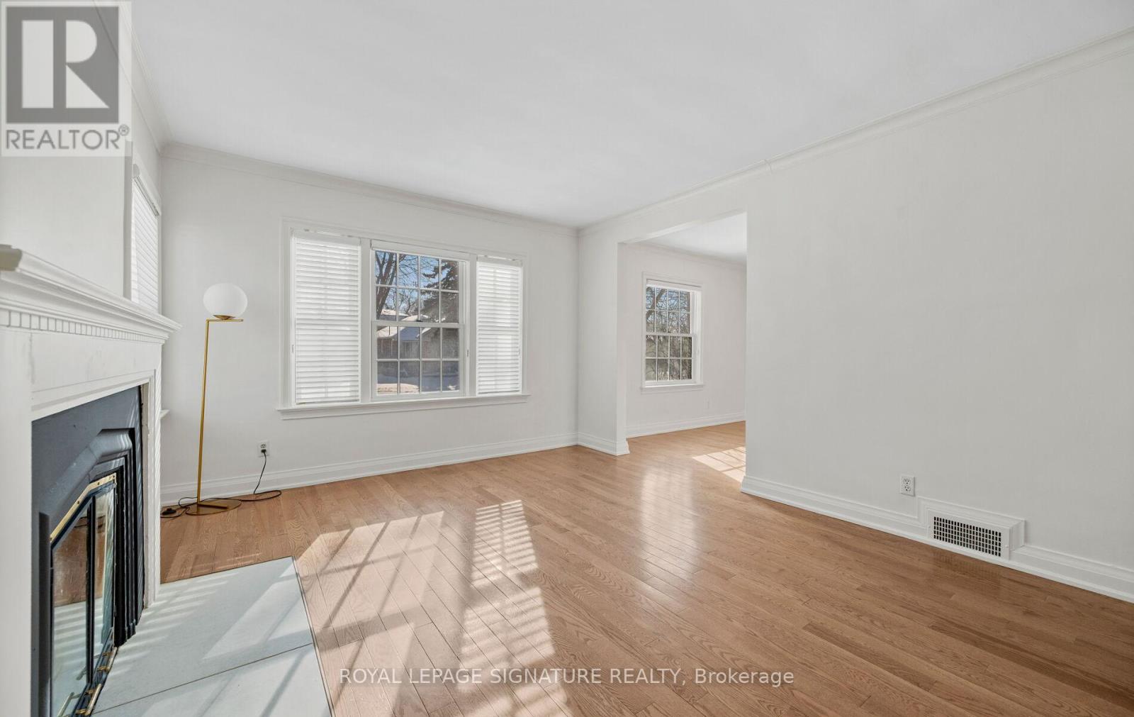 28 Eagle Road, Toronto, Ontario  M8Z 4H5 - Photo 10 - W12728608