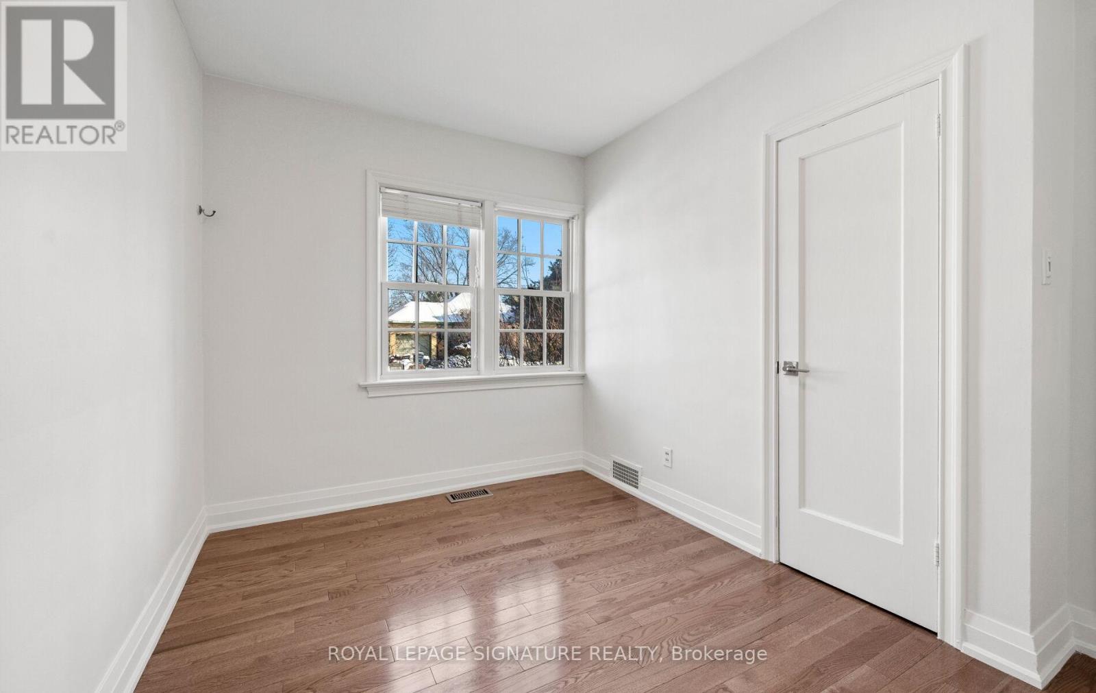 28 Eagle Road, Toronto, Ontario  M8Z 4H5 - Photo 25 - W12728608