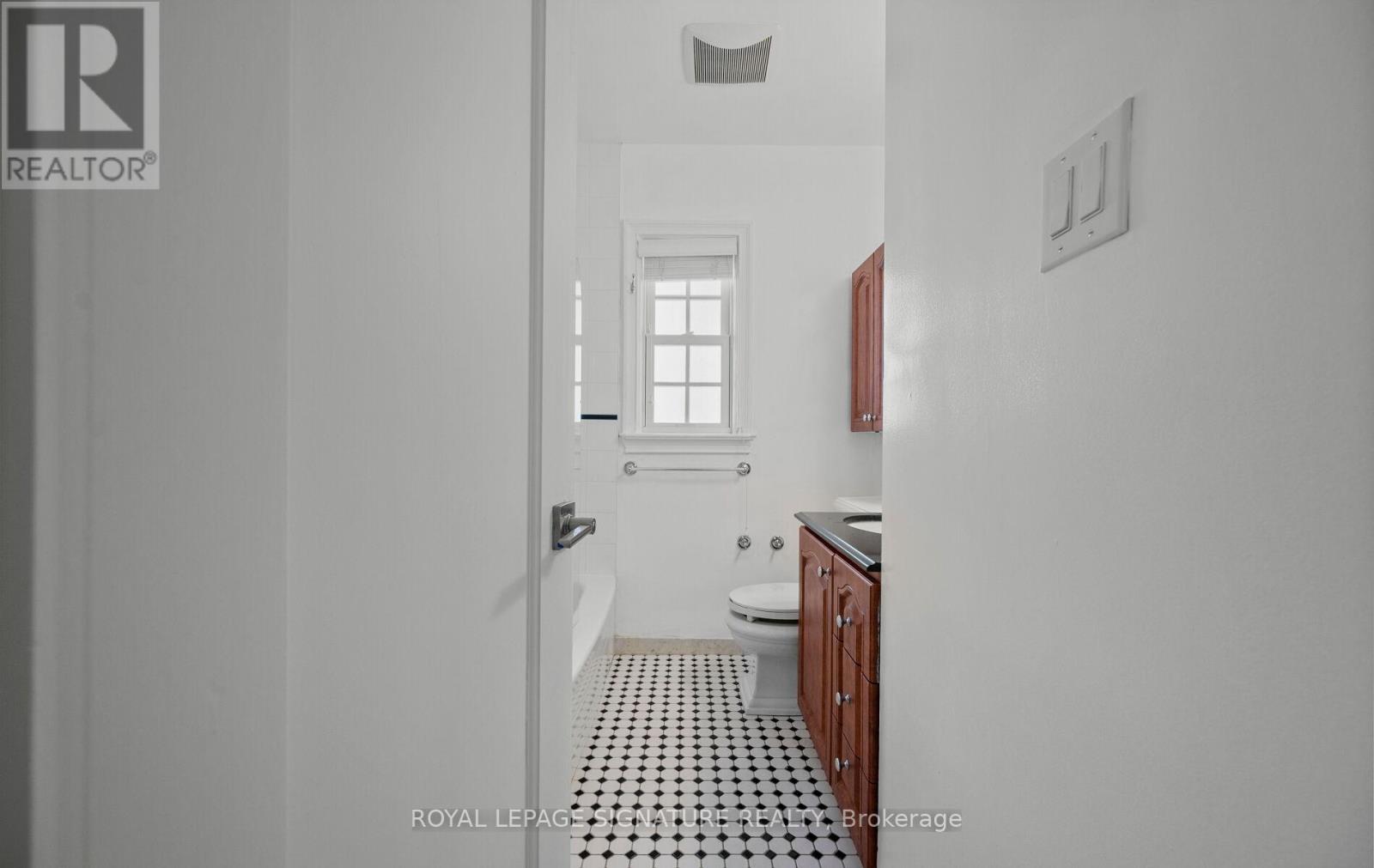 28 Eagle Road, Toronto, Ontario  M8Z 4H5 - Photo 26 - W12728608