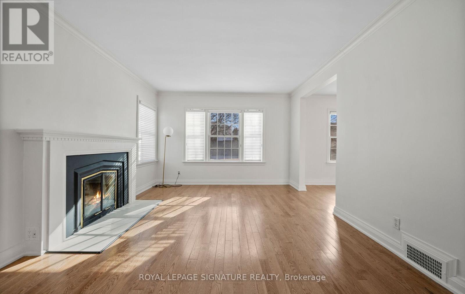 28 Eagle Road, Toronto, Ontario  M8Z 4H5 - Photo 8 - W12728608