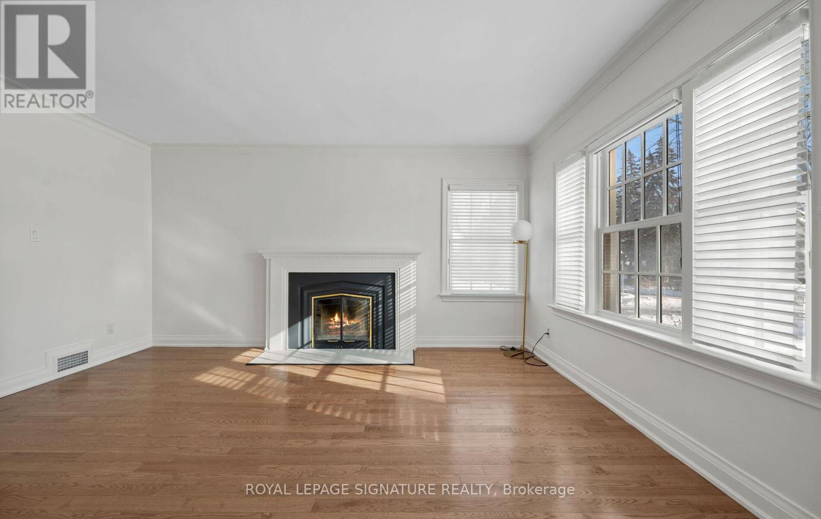 28 Eagle Road, Toronto, Ontario  M8Z 4H5 - Photo 9 - W12728608