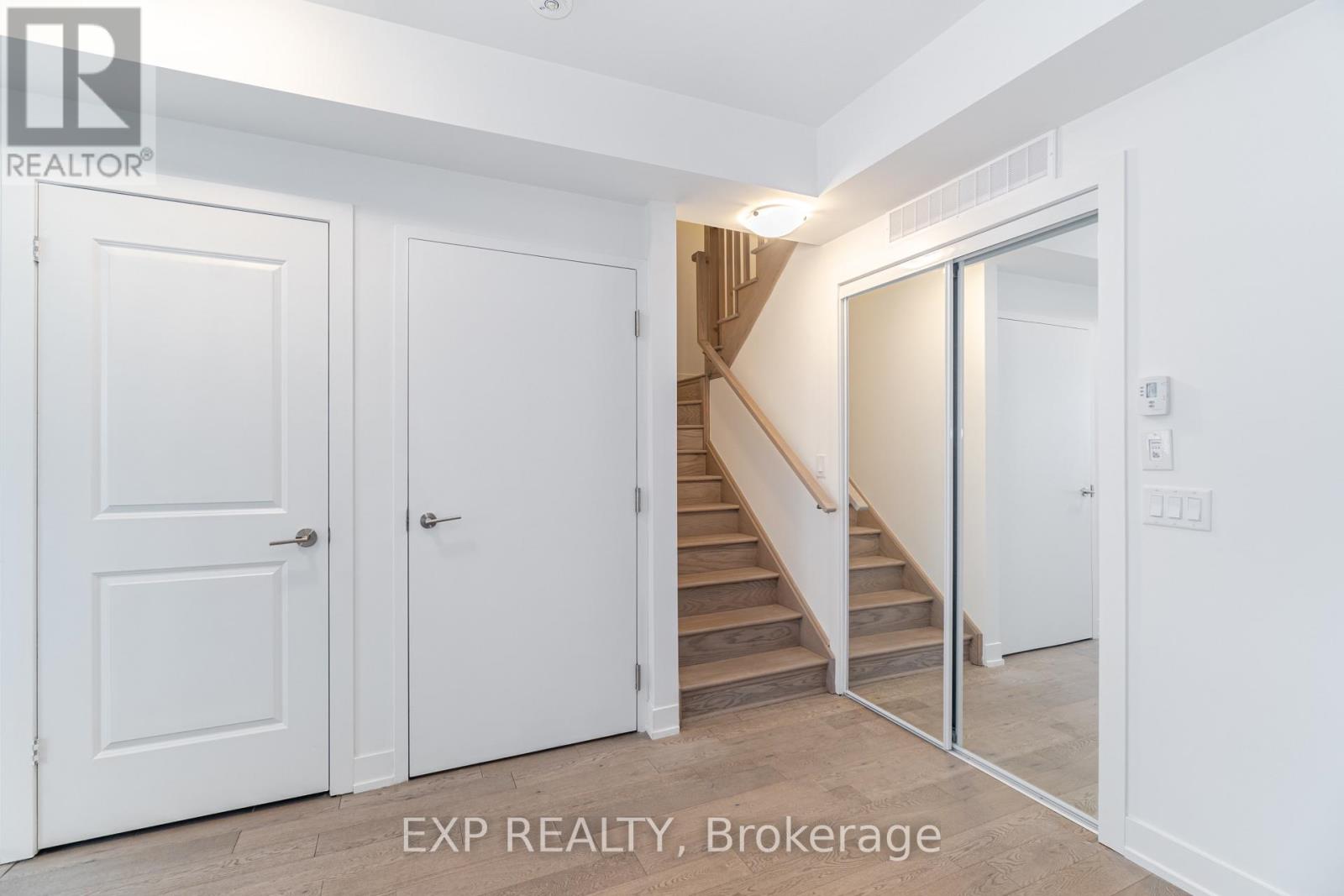 229 - 1062 Douglas Mccurdy Comm Court, Mississauga, Ontario  L5G 0C6 - Photo 6 - W12728610