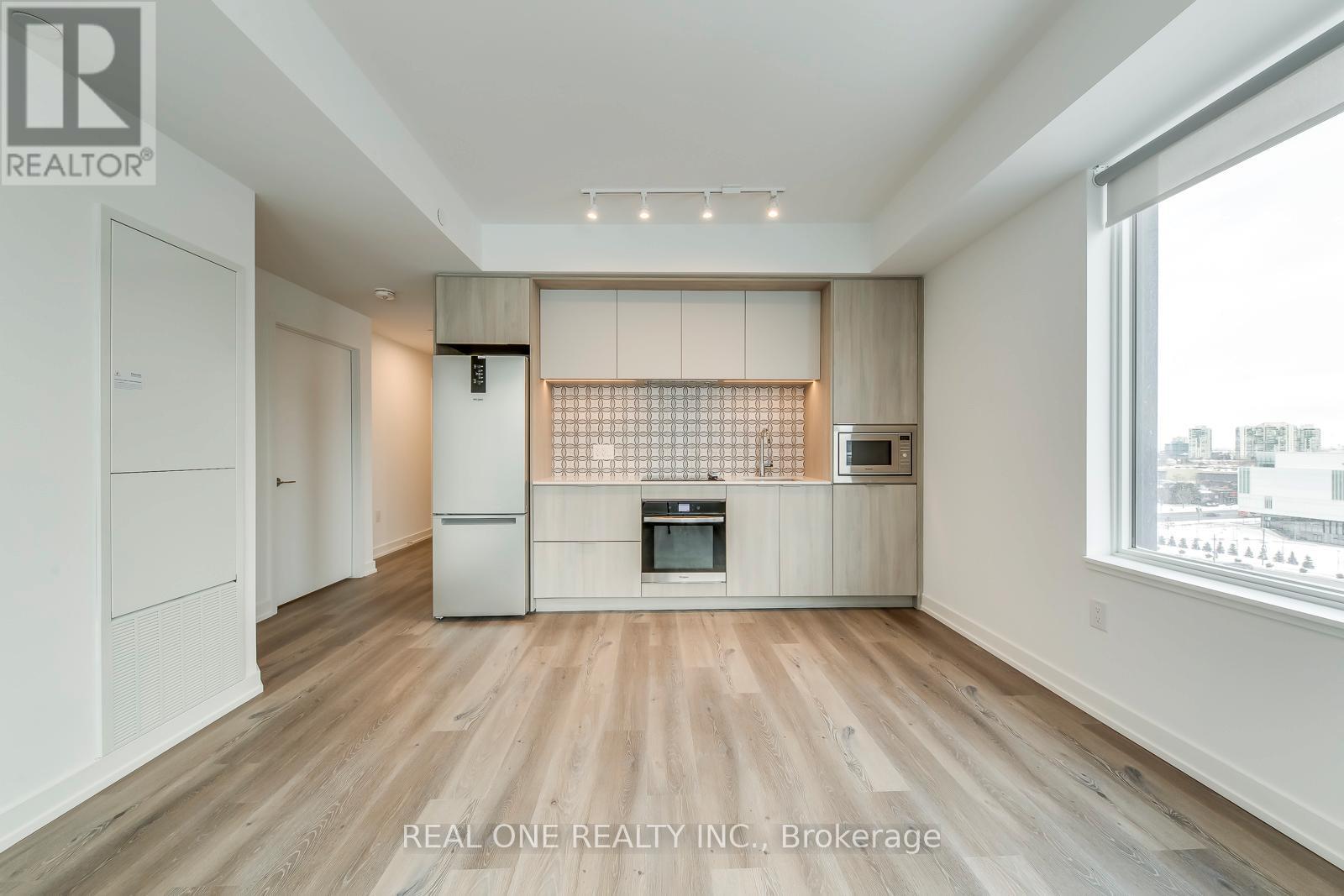 804 - 395 Square One Drive, Mississauga, Ontario  L5B 0P6 - Photo 12 - W12728686