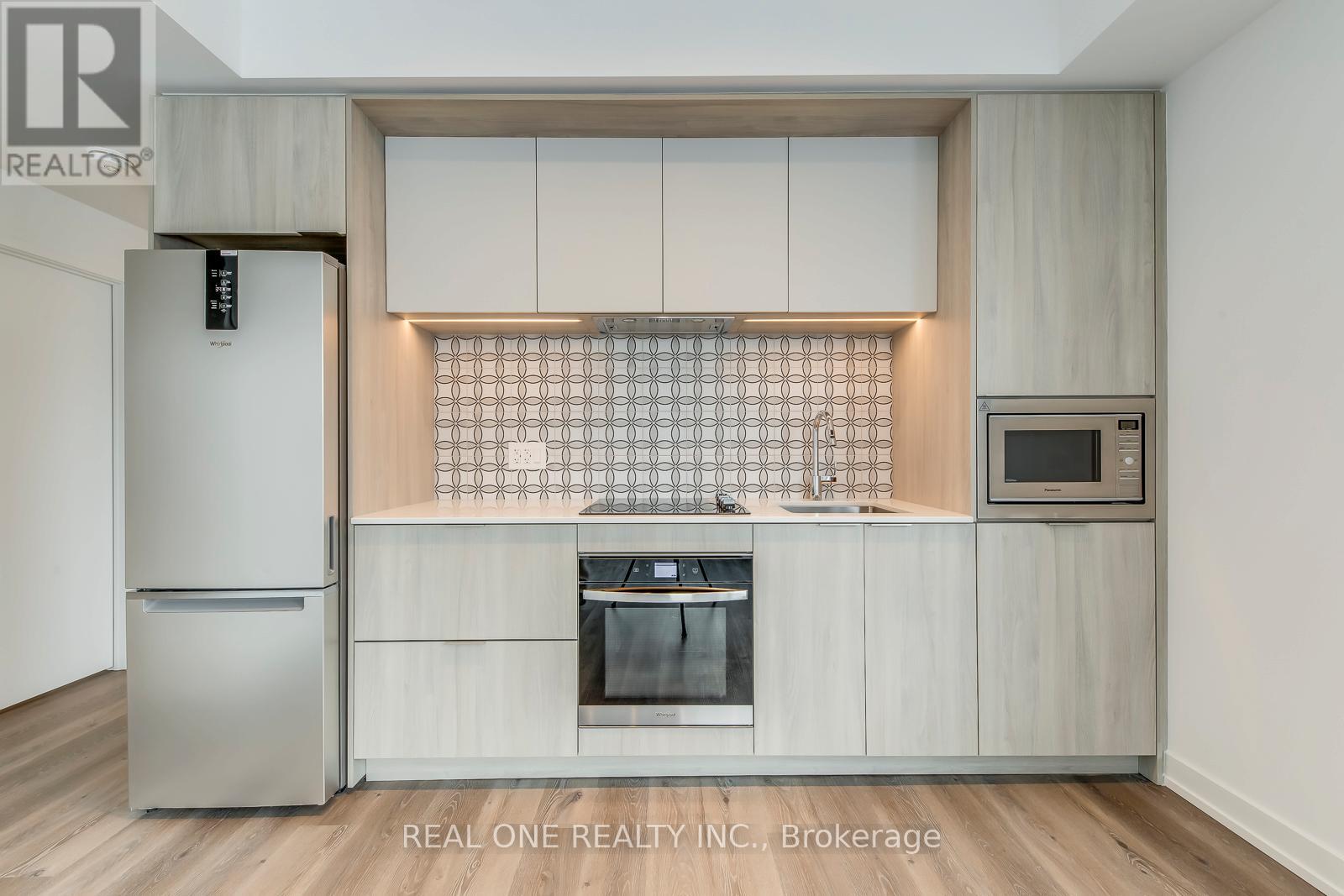 804 - 395 Square One Drive, Mississauga, Ontario  L5B 0P6 - Photo 14 - W12728686