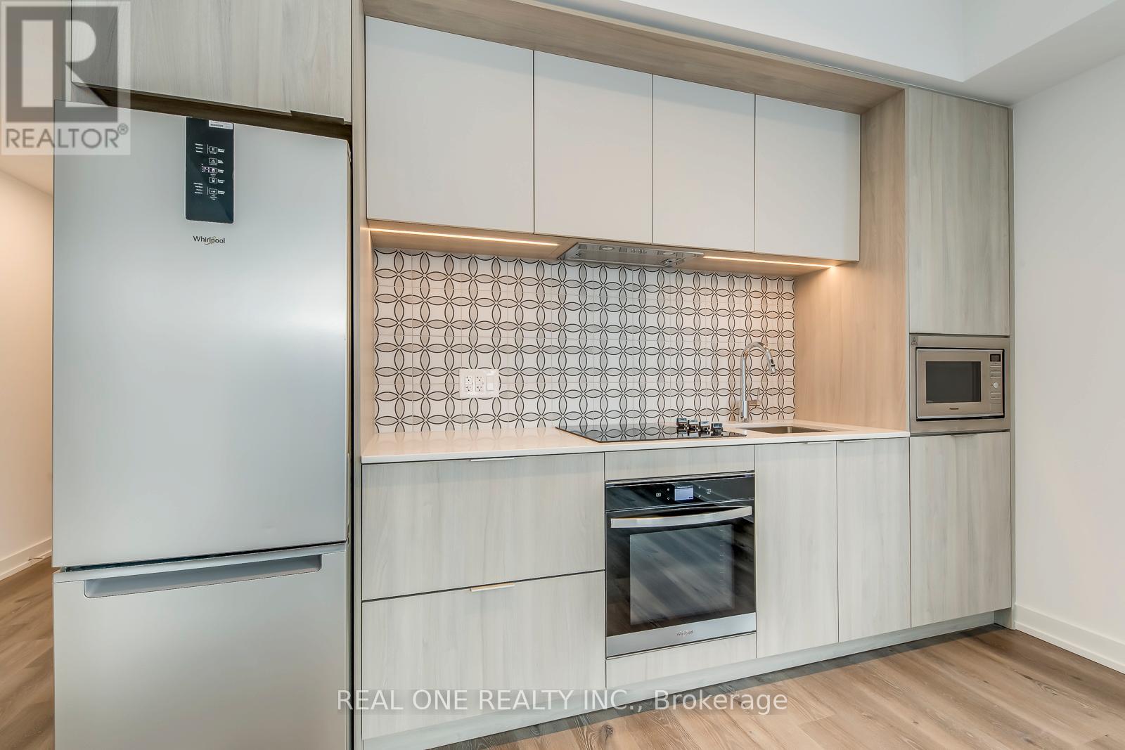 804 - 395 Square One Drive, Mississauga, Ontario  L5B 0P6 - Photo 15 - W12728686