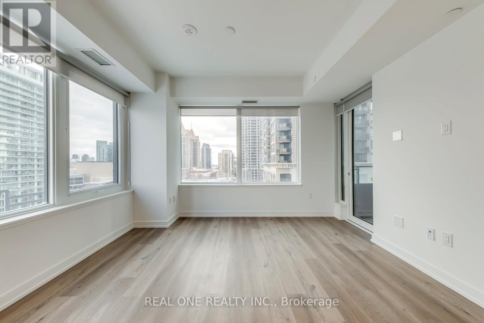 804 - 395 Square One Drive, Mississauga, Ontario  L5B 0P6 - Photo 16 - W12728686