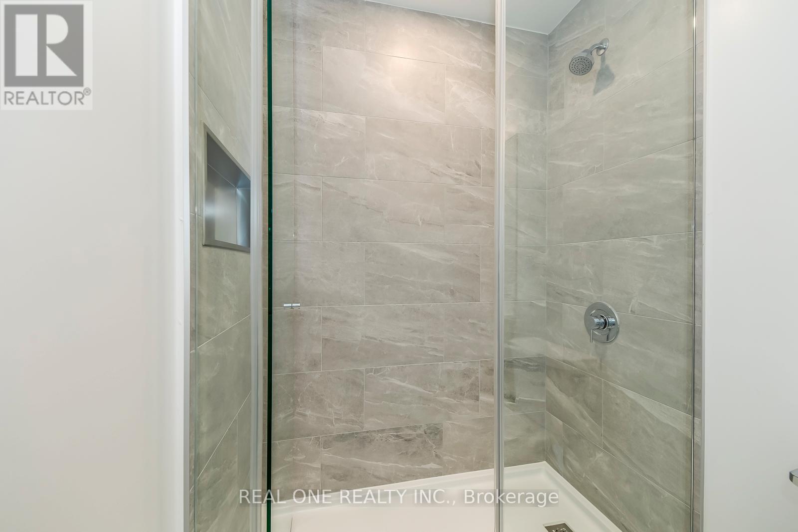 804 - 395 Square One Drive, Mississauga, Ontario  L5B 0P6 - Photo 24 - W12728686