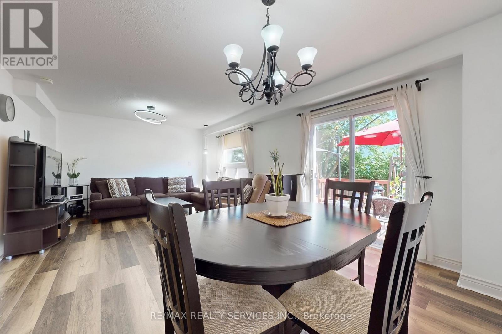 14 Bryant Court, Brampton, Ontario  L6X 2T1 - Photo 7 - W12728700