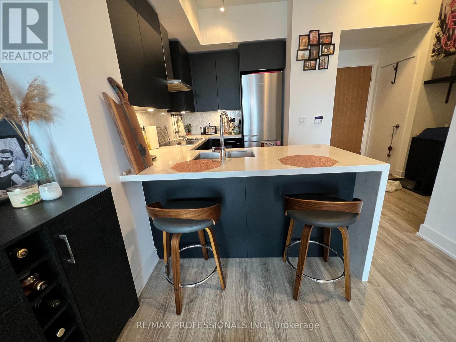 4304 - 20 Shore Breeze Drive, Toronto, Ontario  M8V 0C7 - Photo 2 - W12728742