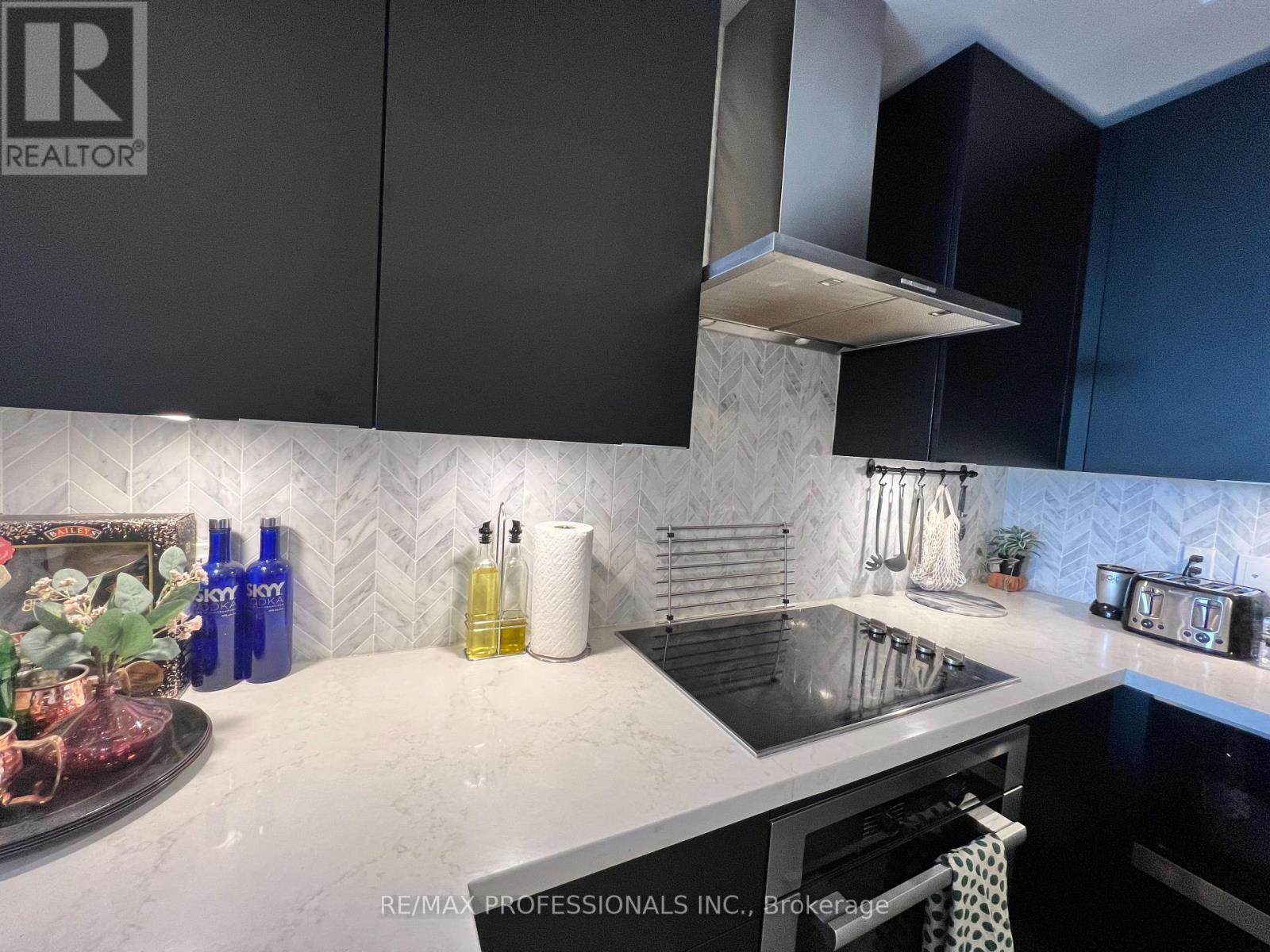 4304 - 20 Shore Breeze Drive, Toronto, Ontario  M8V 0C7 - Photo 5 - W12728742