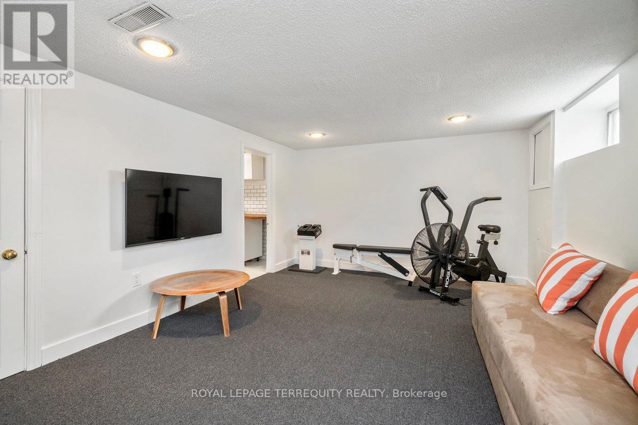 261 Blackthorn Avenue, Toronto, Ontario  M6N 3H7 - Photo 28 - W12728752