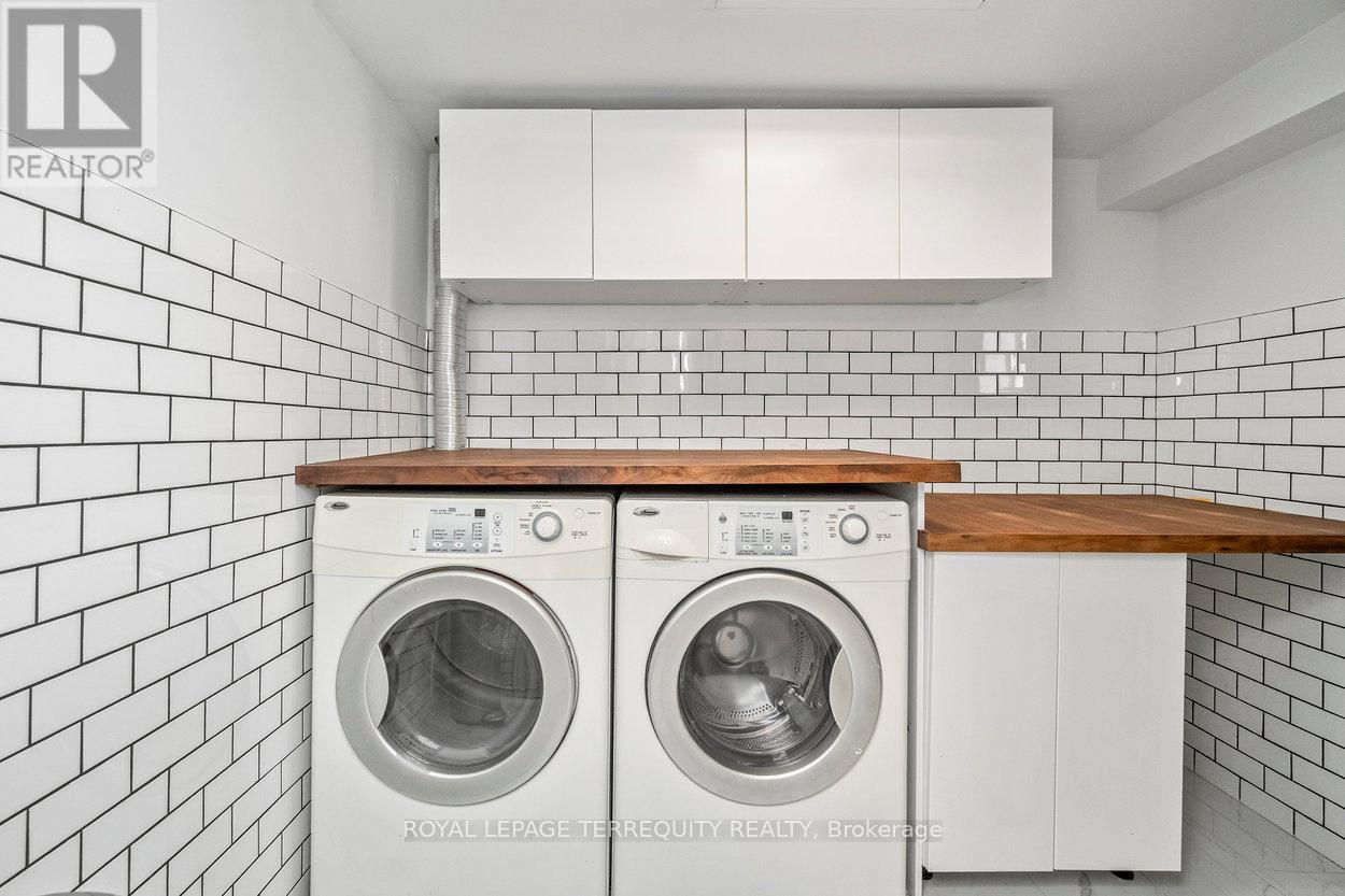 261 Blackthorn Avenue, Toronto, Ontario  M6N 3H7 - Photo 31 - W12728752