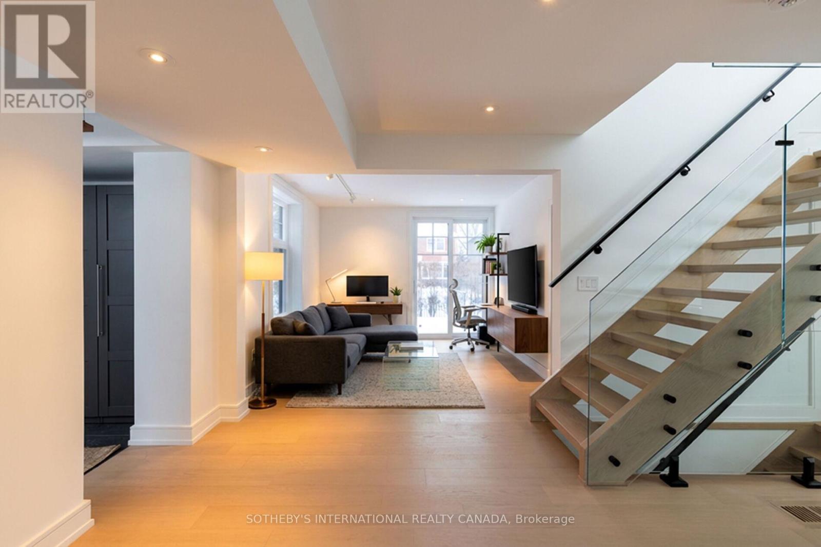 159 Humbervale Boulevard, Toronto, Ontario  M8Y 3P9 - Photo 18 - W12728770