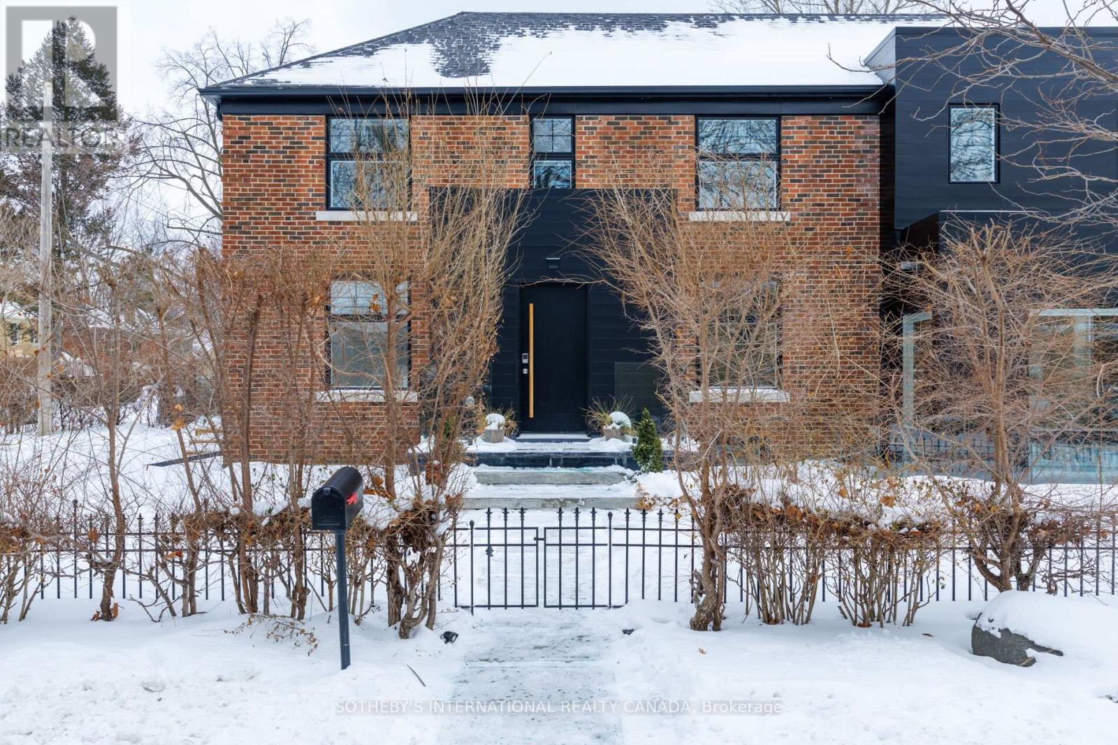 159 Humbervale Boulevard, Toronto, Ontario  M8Y 3P9 - Photo 2 - W12728770