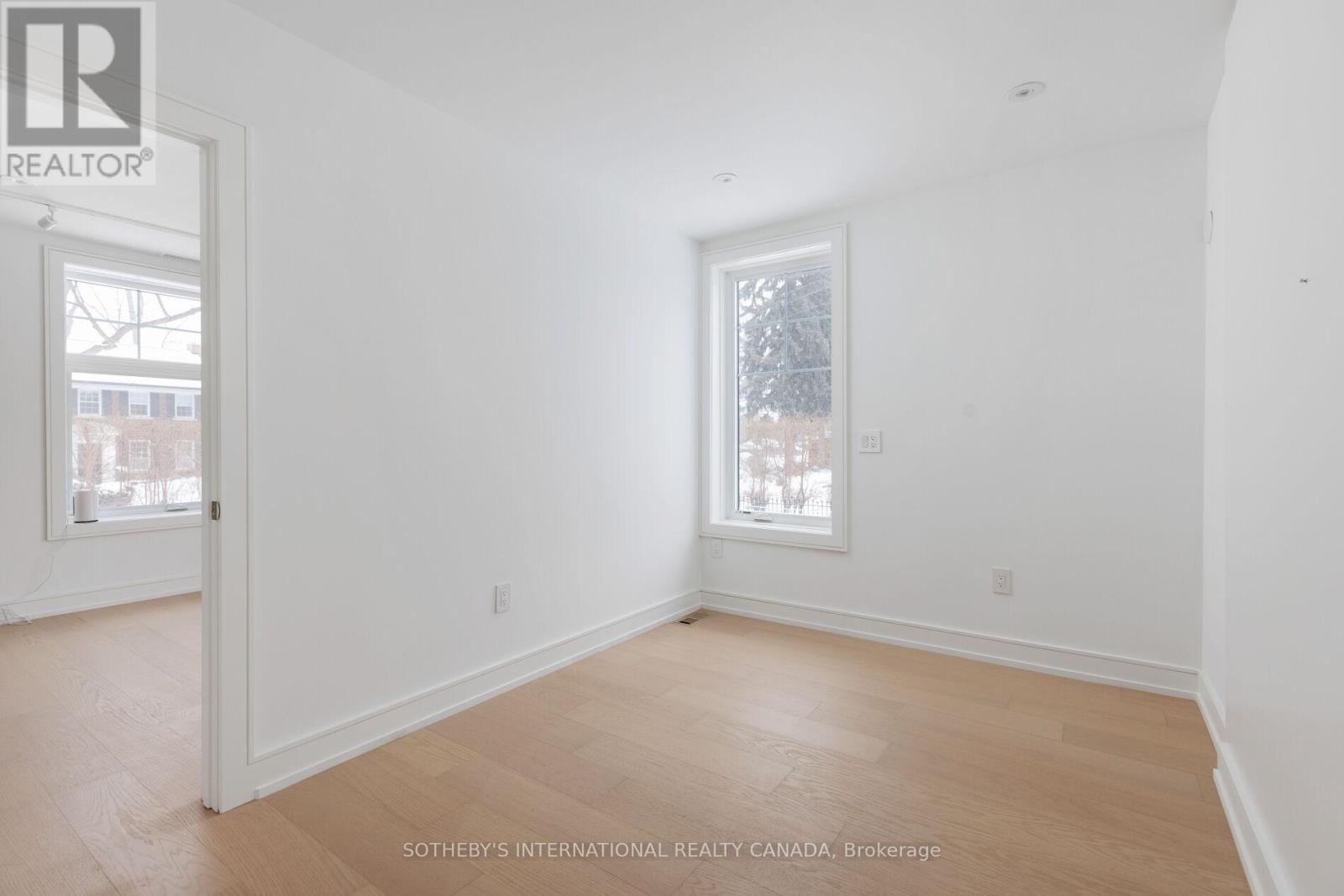 159 Humbervale Boulevard, Toronto, Ontario  M8Y 3P9 - Photo 21 - W12728770