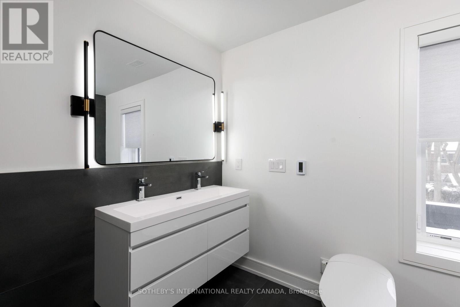 159 Humbervale Boulevard, Toronto, Ontario  M8Y 3P9 - Photo 28 - W12728770