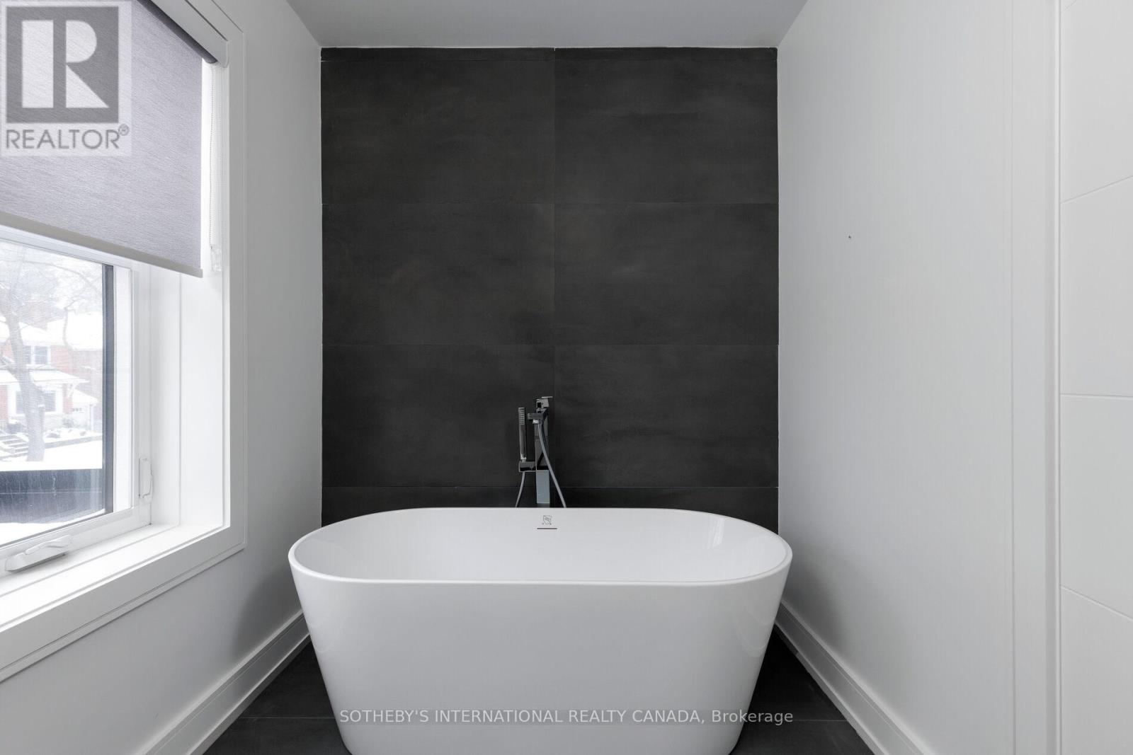 159 Humbervale Boulevard, Toronto, Ontario  M8Y 3P9 - Photo 29 - W12728770