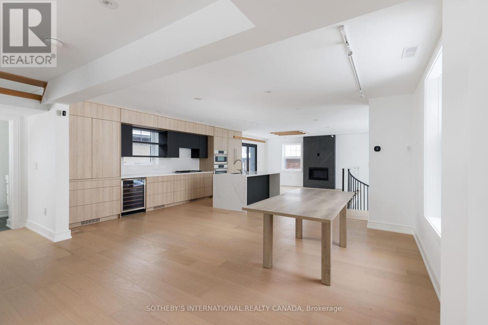 159 Humbervale Boulevard, Toronto, Ontario  M8Y 3P9 - Photo 6 - W12728770