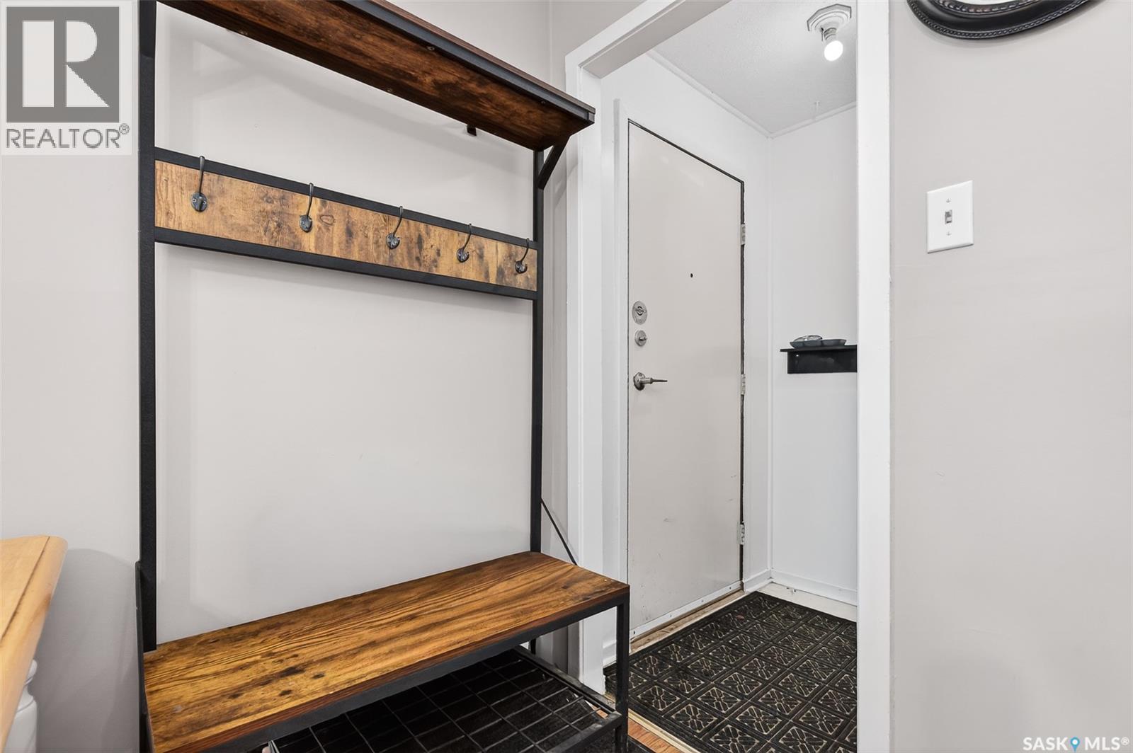 515 Coteau Street W, Moose Jaw, Saskatchewan  S6H 5E3 - Photo 3 - SK027370