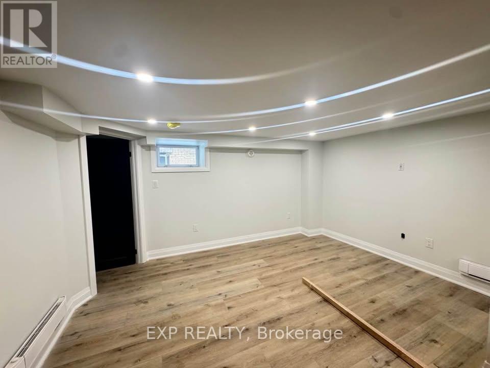 5 - 952 Main Street E, Hamilton, Ontario  L8M 1M8 - Photo 4 - X12728634