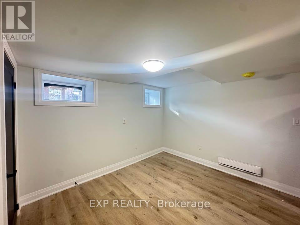 5 - 952 Main Street E, Hamilton, Ontario  L8M 1M8 - Photo 5 - X12728634