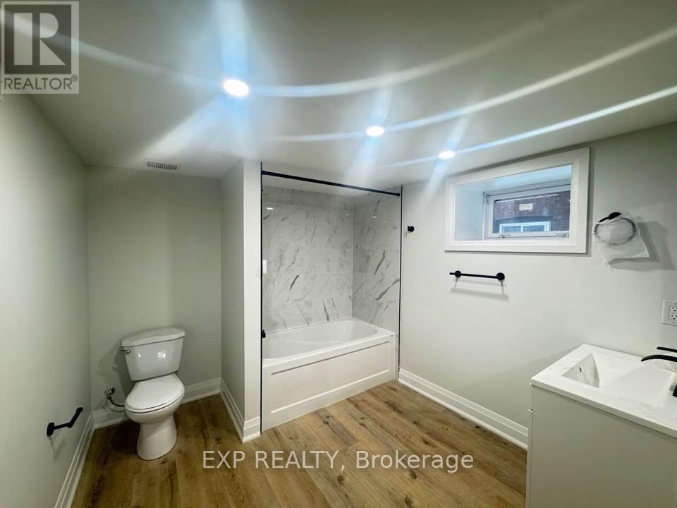 5 - 952 Main Street E, Hamilton, Ontario  L8M 1M8 - Photo 6 - X12728634