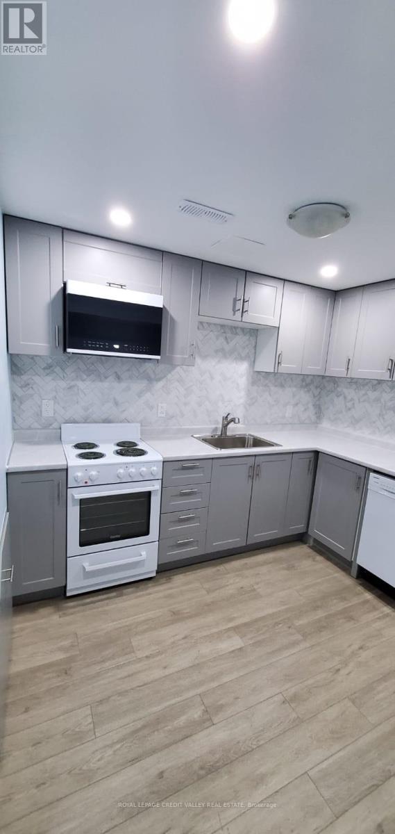 53 Carrington (Bsmt) Place, Guelph, Ontario  N1G 5C3 - Photo 4 - X12728734