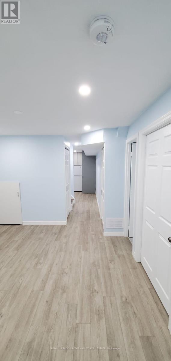 53 Carrington (Bsmt) Place, Guelph, Ontario  N1G 5C3 - Photo 5 - X12728734