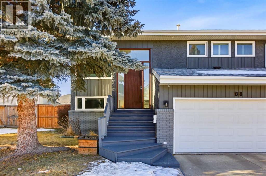 88 Woodfield Crescent Sw, Calgary, Alberta  T2W 3W4 - Photo 2 - A2278930