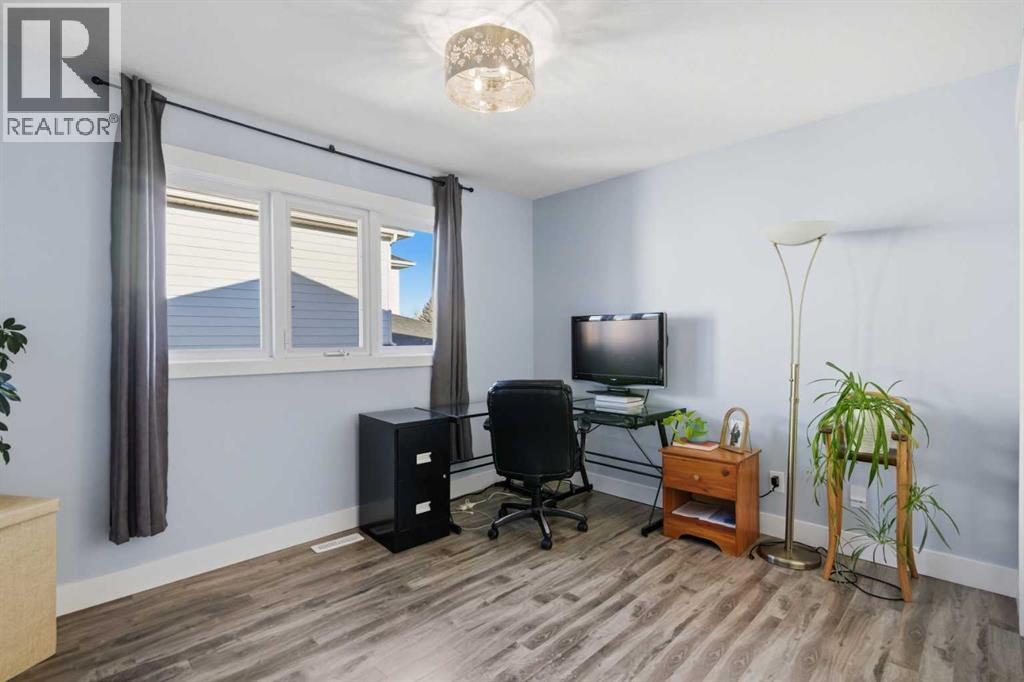 88 Woodfield Crescent Sw, Calgary, Alberta  T2W 3W4 - Photo 29 - A2278930