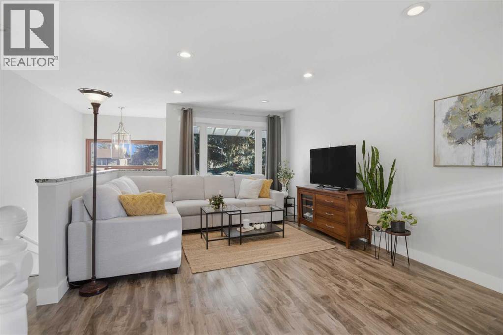 88 Woodfield Crescent Sw, Calgary, Alberta  T2W 3W4 - Photo 7 - A2278930