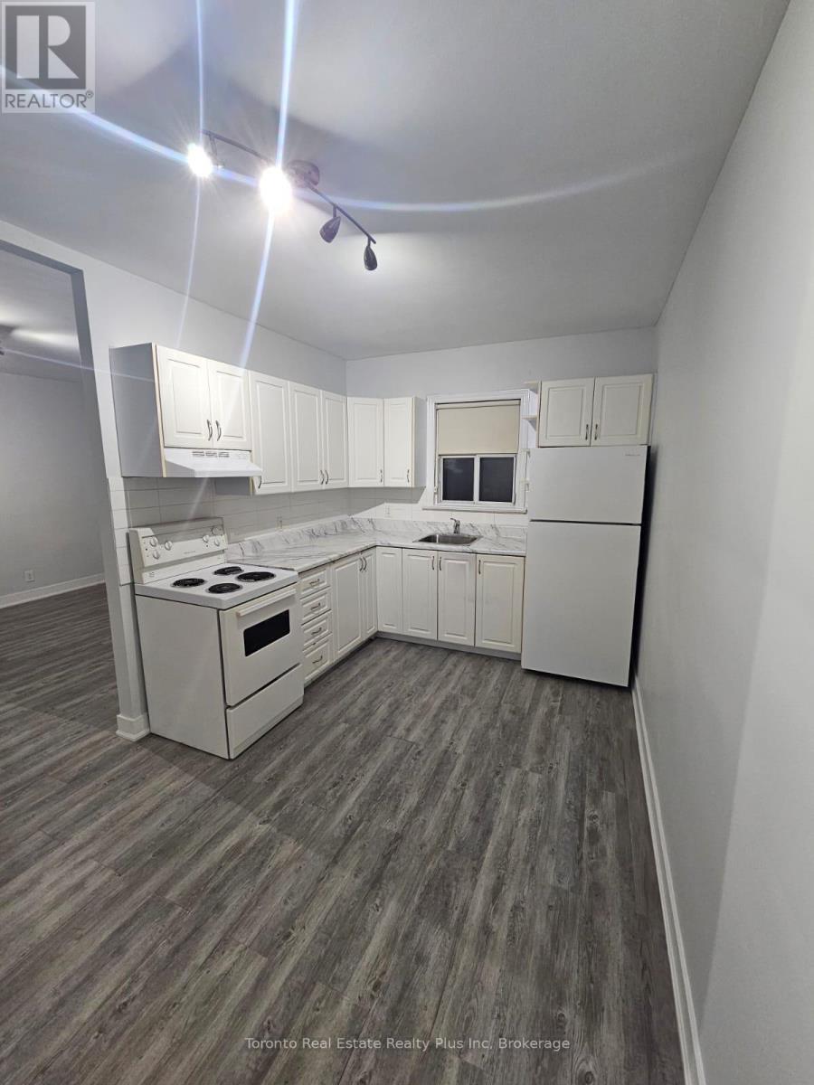 102 - 1566 Avenue Road, Toronto, Ontario  M5M 3X6 - Photo 2 - C12138415