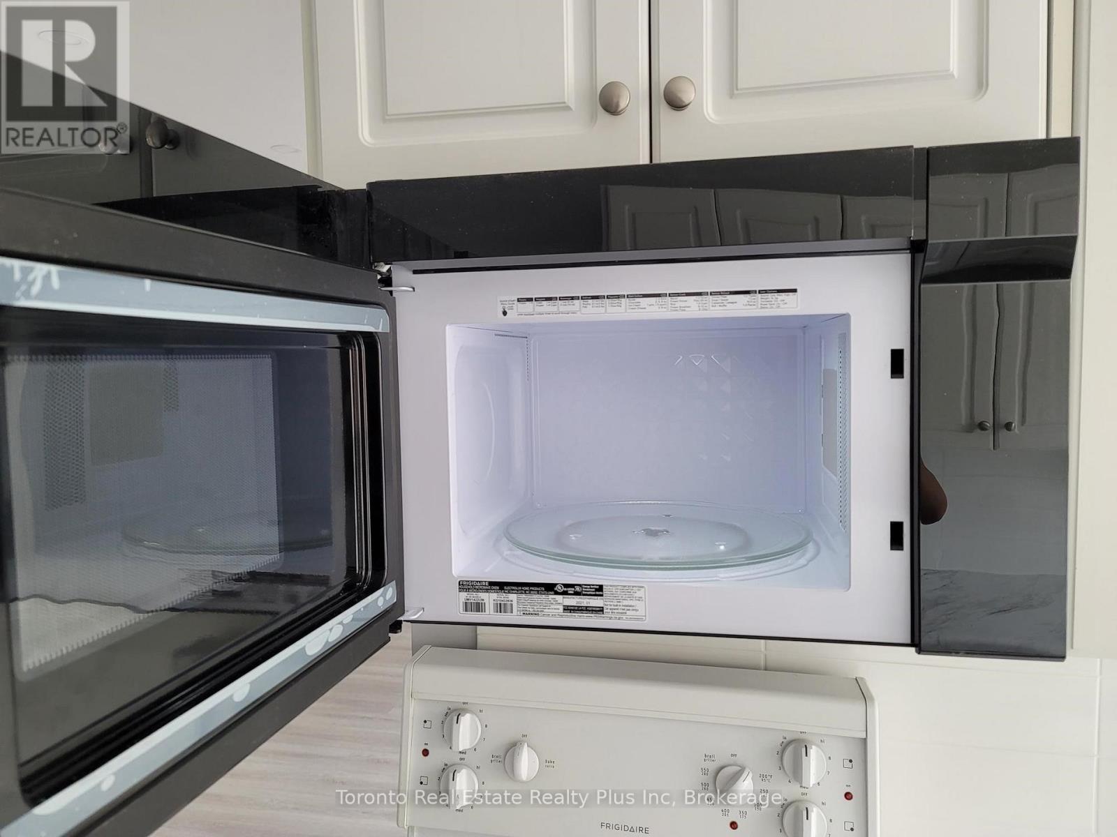 304 - 312 Douglas Avenue, Toronto, Ontario  M5M 1H1 - Photo 12 - C12413338