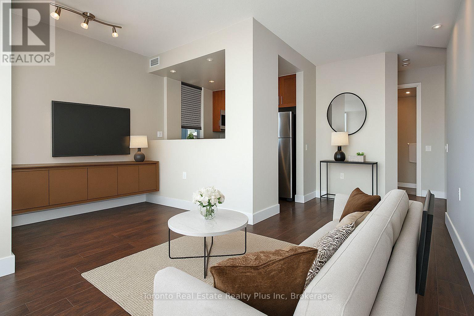 1605 - 85 Bloor Street E, Toronto, Ontario  M4W 3Y1 - Photo 2 - C12204548