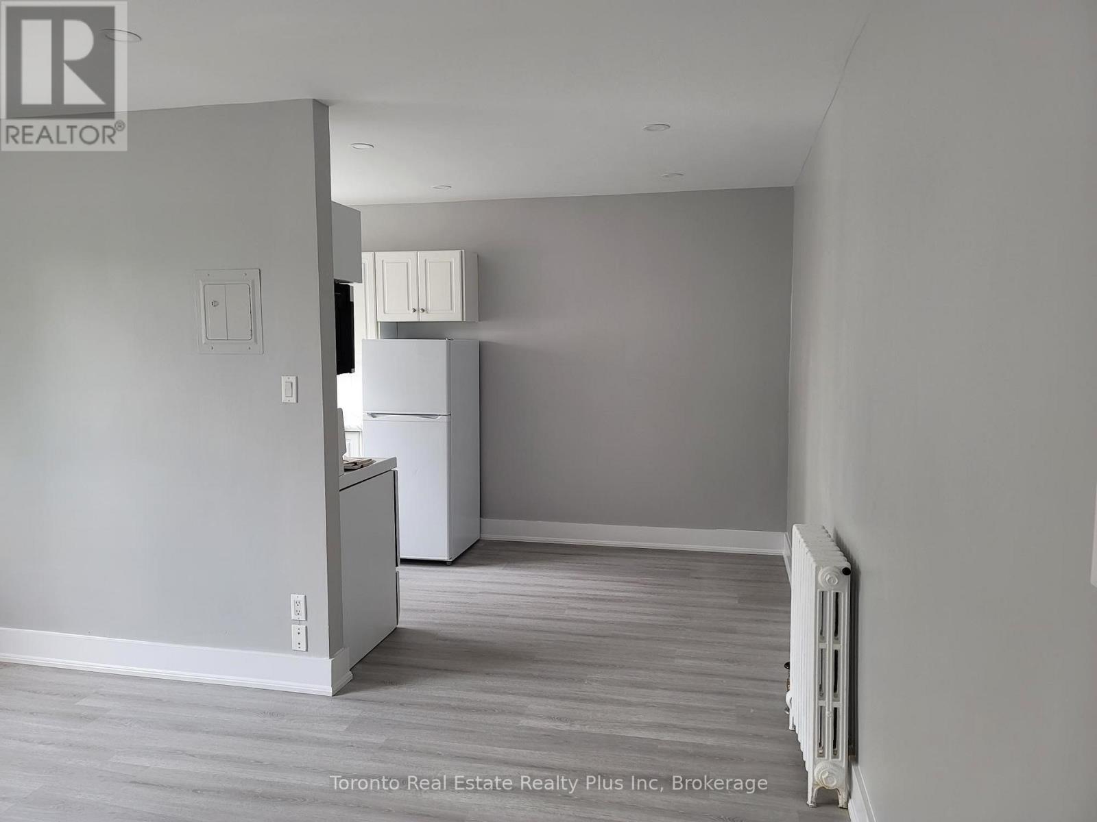 304 - 312 Douglas Avenue, Toronto, Ontario  M5M 1H1 - Photo 4 - C12413338