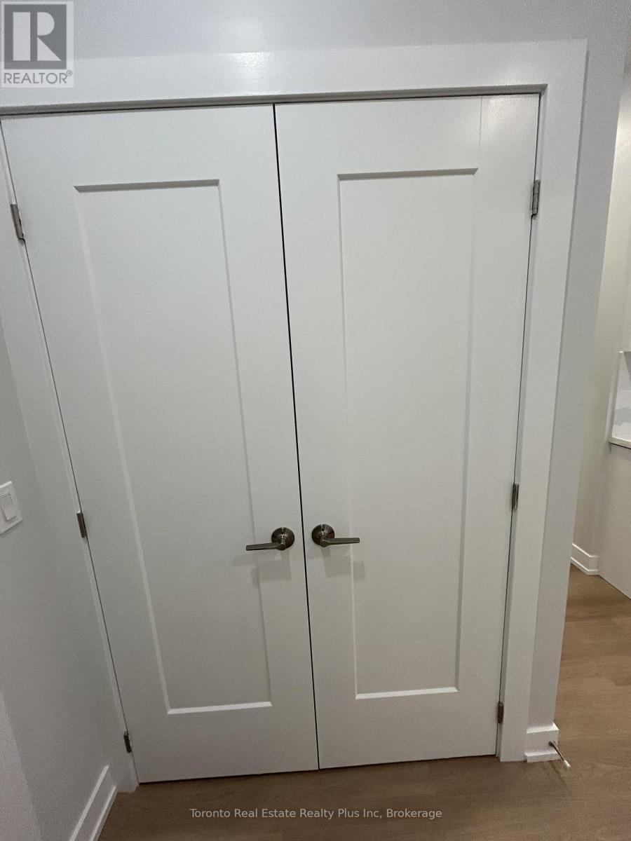 5 - 592 Church Street, Toronto, Ontario  M4Y 2E5 - Photo 6 - C12582110