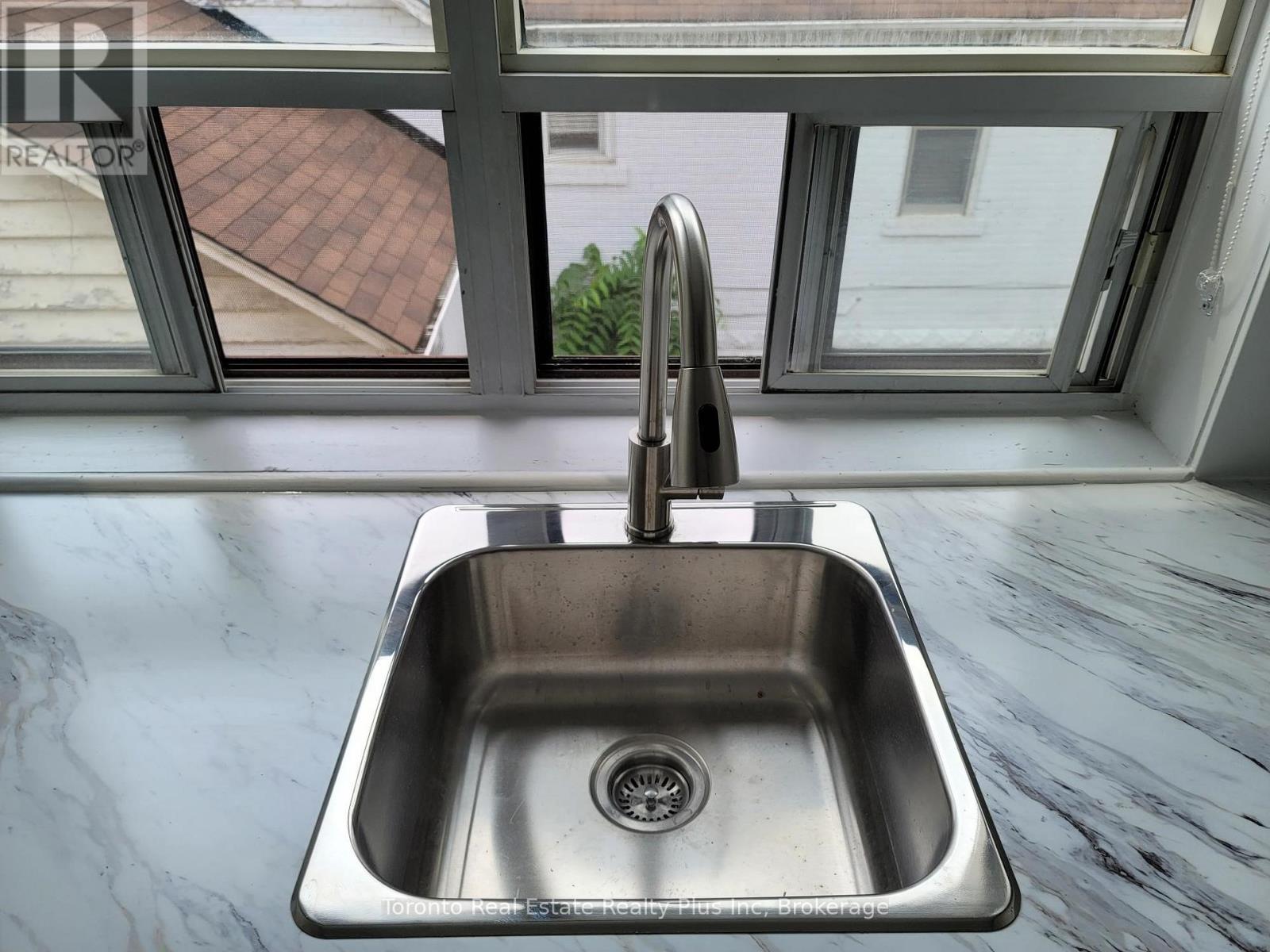 304 - 312 Douglas Avenue, Toronto, Ontario  M5M 1H1 - Photo 7 - C12413338