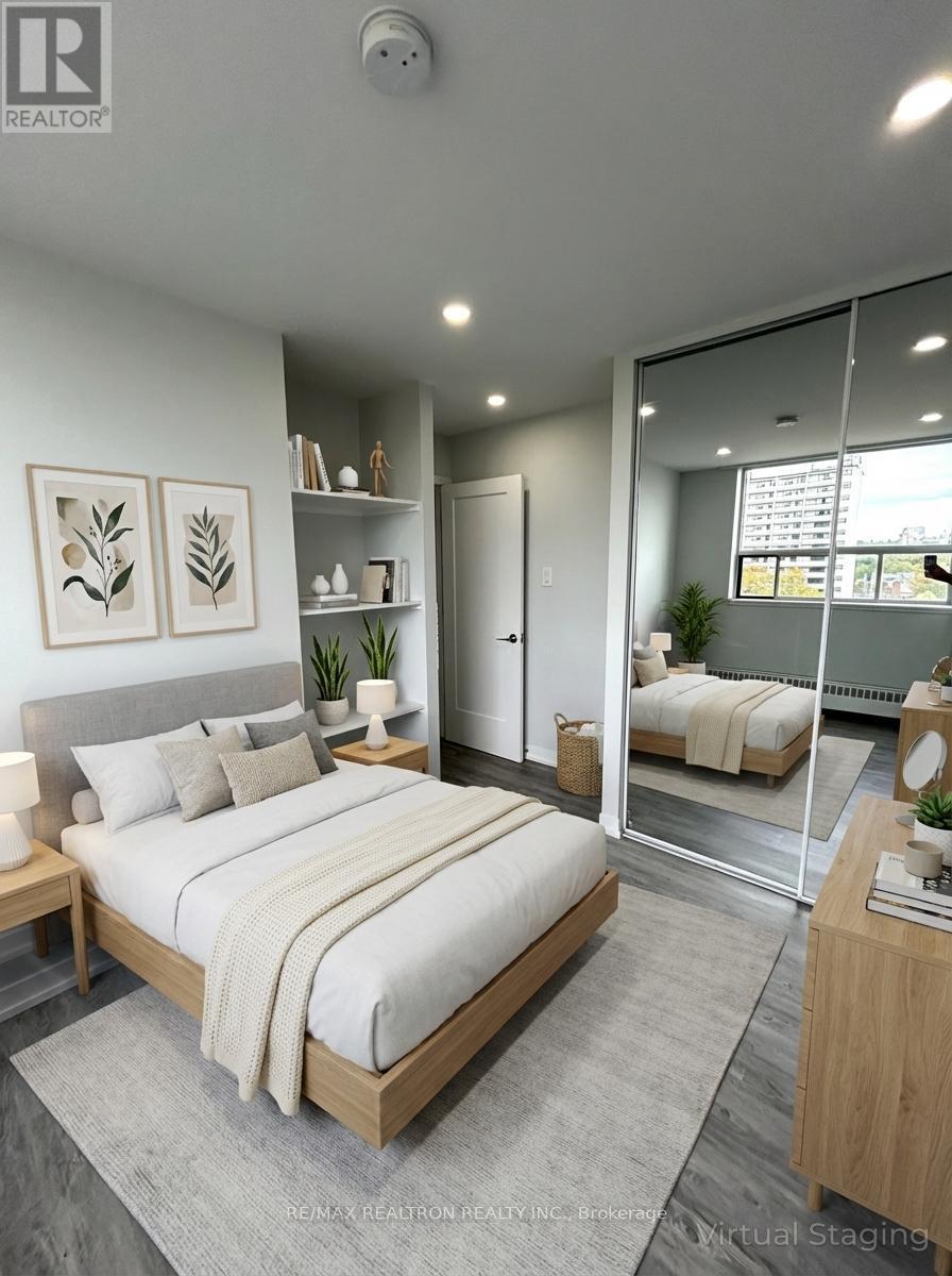 702 - 15 Walmer Road, Toronto, Ontario  M5R 2X1 - Photo 2 - C12680404